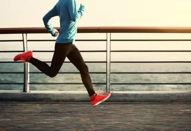 防止大脑衰老，据说跑步很有效