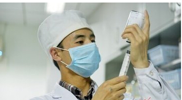 男护士的尴尬：工作好找对象难谈