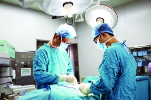 两台手术后，江苏骨科医生被送上手术台