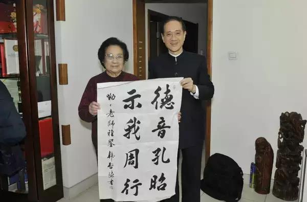 屠呦呦捐资100万，设立北京大学屠呦呦医药人才奖励基金