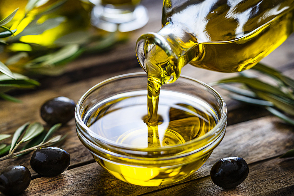 【研究】“伟大的治疗师”——每天食用7克橄榄油，不仅降低心血管疾病风险，还能降低癌症等风险