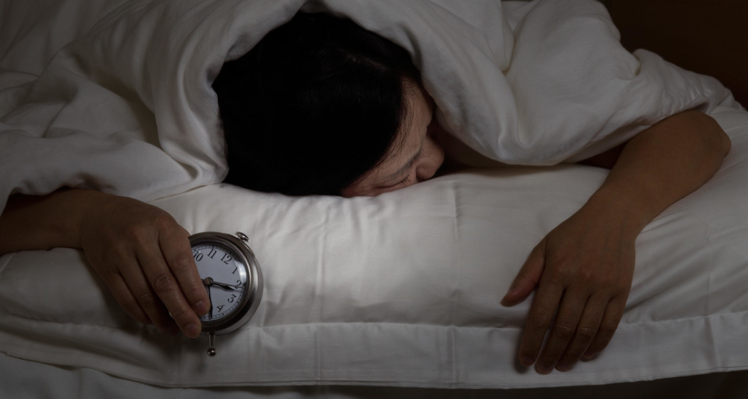 失眠者容易心梗！119万人研究揭示每晚睡多久，心梗风险更低