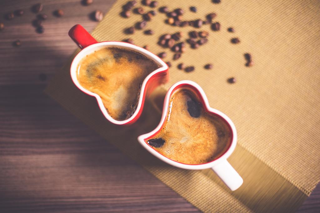 NEJM最新研究：喝咖啡对心脏健康是好是坏？